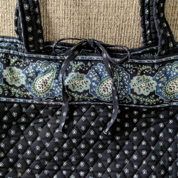 Vera Bradley Tote - Picture 3 of 7